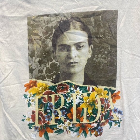 Frida Kahlo Artist with Flowers by Isaac Morris Limited Graphic T-Shirt - Picture 2 of 4